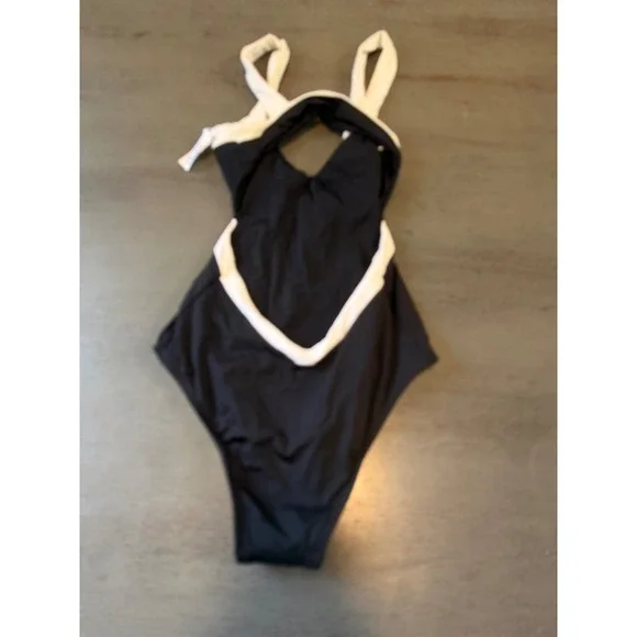 NEW black L SPACE one piece swimsuit size 4 - Picture 2 of 2